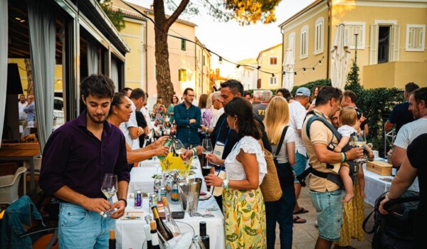 Che Gusto! i koncert na Velikom trgu obilježit će vikend u Novigradu