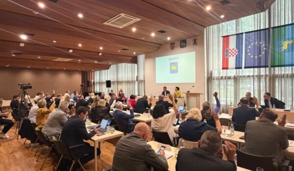 Rebalansom proračuna osiguran besplatan prijevoz za istarske srednjoškolce