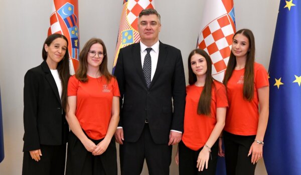 Porečke plesačice primio predsjednik Zoran Milanović
