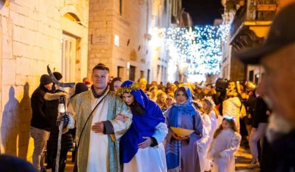 Žive jaslice ponovno ispunile centar Poreča