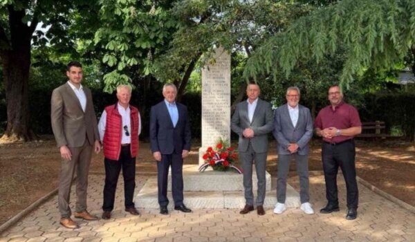 Polaganjem vijenaca obilježena godišnjica oslobođenja Kaštelira