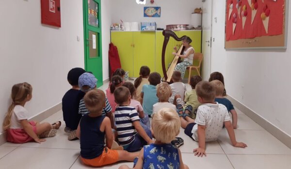 Djeca vrtića u Žbandaju i Dračevcu uče da umjetnost progovara srcem