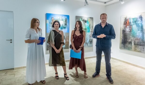 Likovno ljeto u Poreču obilježeno izložbama od fotografije do skulptura recikliranih materijala