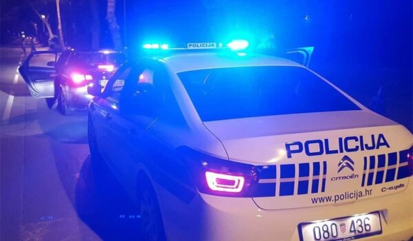 Baderna: Bez položenog vozačkog upravljao automobilom kojem je istekla prometna dozvola