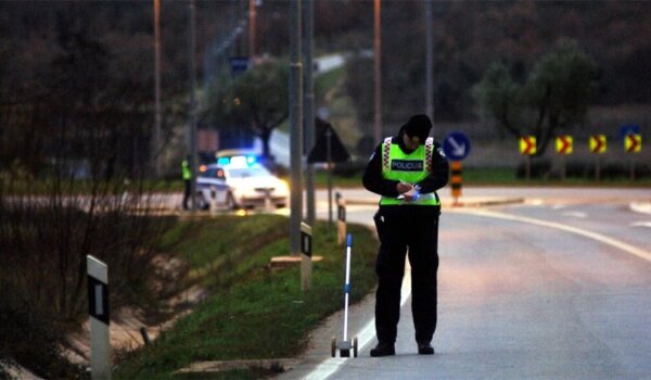 Magla i nepropisno pretjecanje uzrokovali lančani sudar kod Motovuna