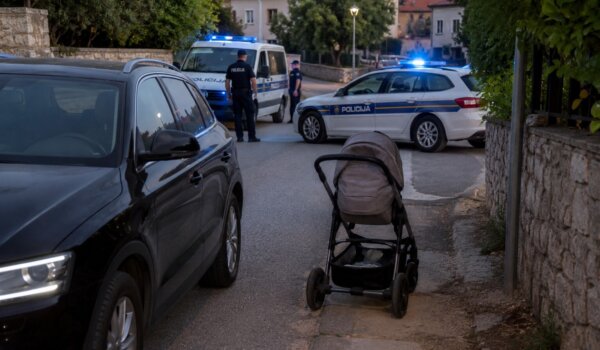 Svađa zbog dječjih kolica u Červaru završila tučnjavom