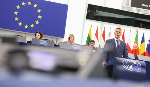 U Bruxellesu usvojena Flegova inicijativa kojom će se omogućiti da se granični prijelaz Sočerga-Požane otvori za kamione teže od 7,5 tona