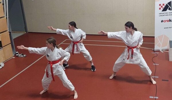 Karate klub Finida osvojio dvije brončane medalje u katama ekipno