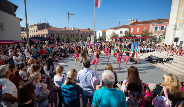 Poreč obilježava Dan grada uz zabavne i plesne programe, za Praznik rada na Gradskom kupalištu zabava uz Mambo Kingse
