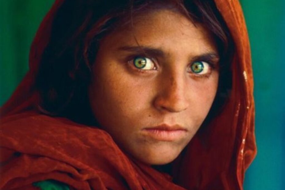 Steve McCurry - Afghan Girl, Pakistan, 1984.