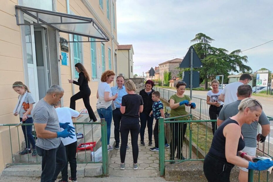 Akcija u dvorištu škole u Novoj Vasi