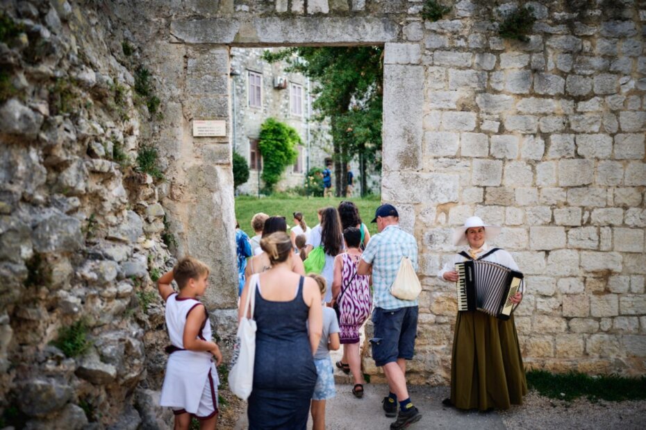 Interpretativne šetnje "La mula de Parenzo"