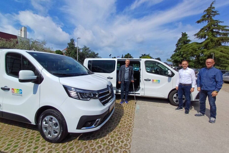 Primopredaja novog kombi vozila