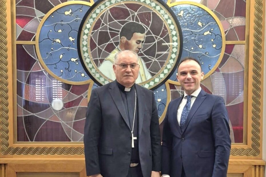 Mons. Ivan Štironja i Loris Peršurić