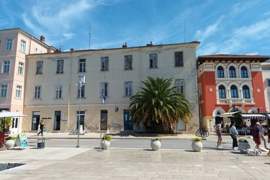 Zgrada Lučke kapetanije u Poreču